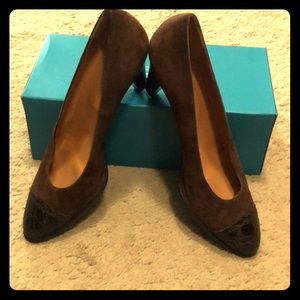 Brown suede Ralph Lauren pumps